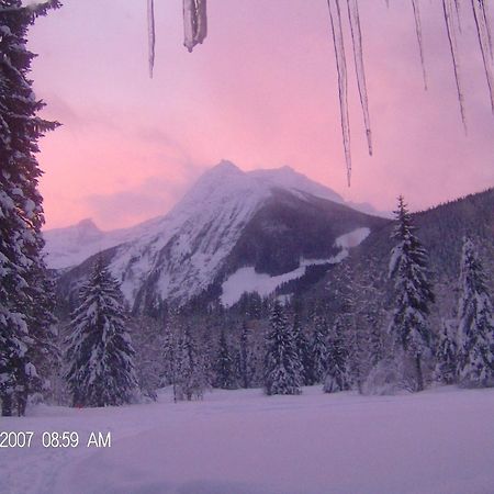 Bone Creek Wilderness Retreat Hotel Blue River Bagian luar foto