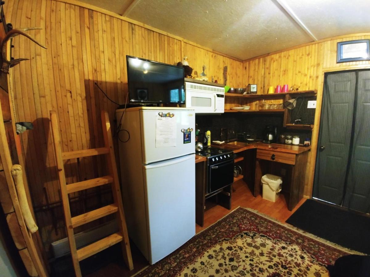 Bone Creek Wilderness Retreat Hotel Blue River Bagian luar foto
