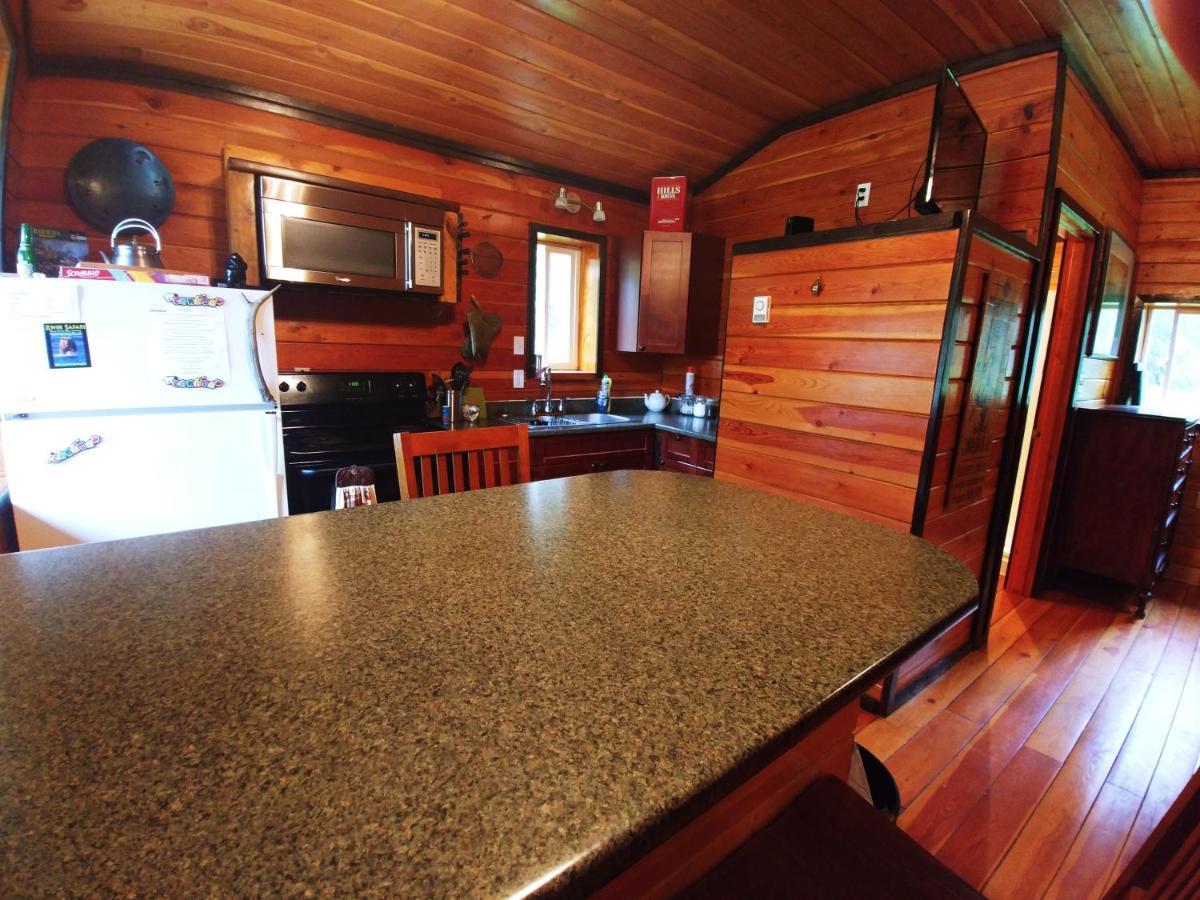 Bone Creek Wilderness Retreat Hotel Blue River Bagian luar foto