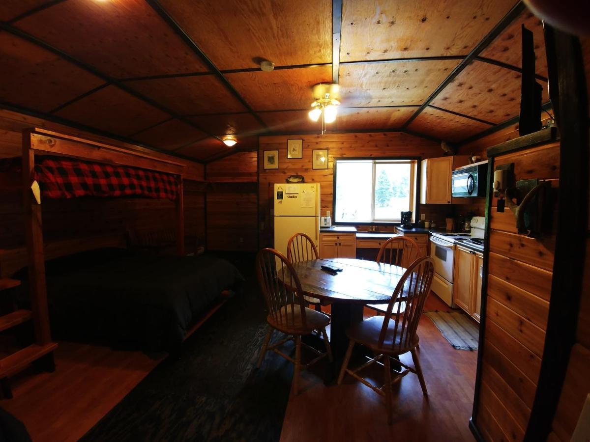Bone Creek Wilderness Retreat Hotel Blue River Bagian luar foto